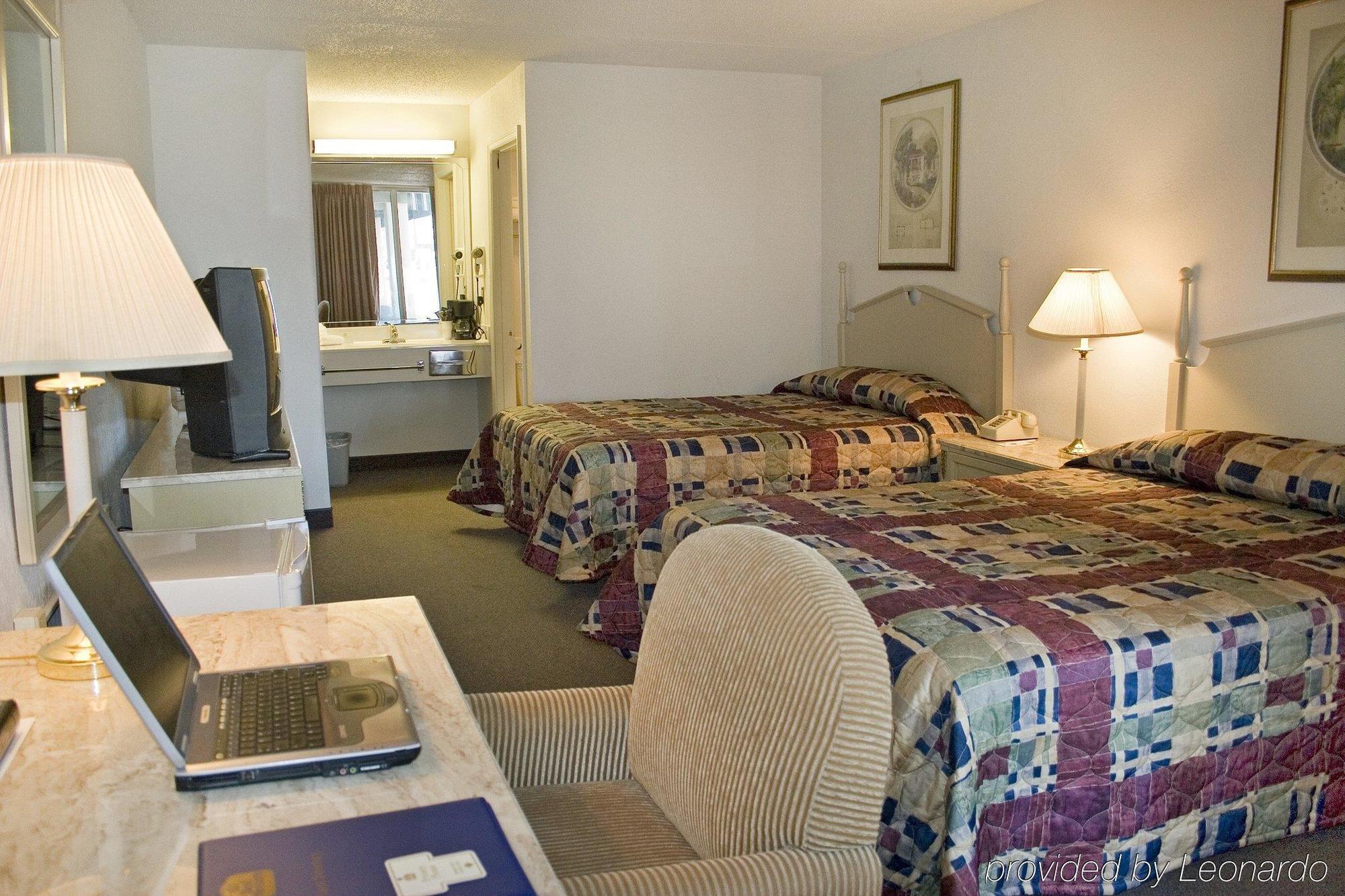 Bestway Inn - Madison Bagian luar foto
