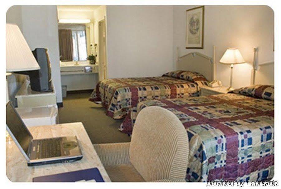 Bestway Inn - Madison Bagian luar foto