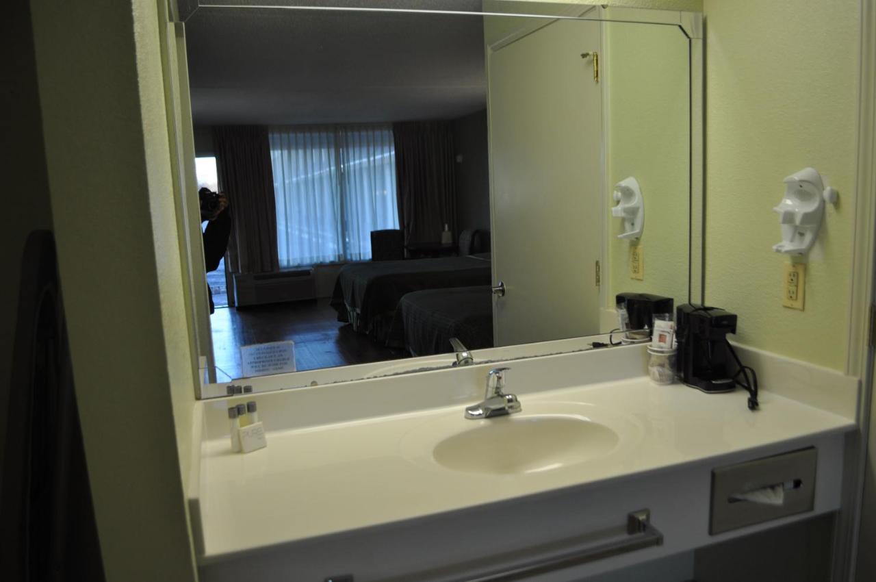 Bestway Inn - Madison Bagian luar foto