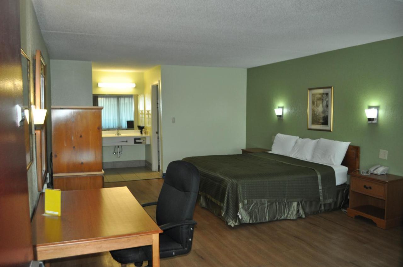 Bestway Inn - Madison Bagian luar foto