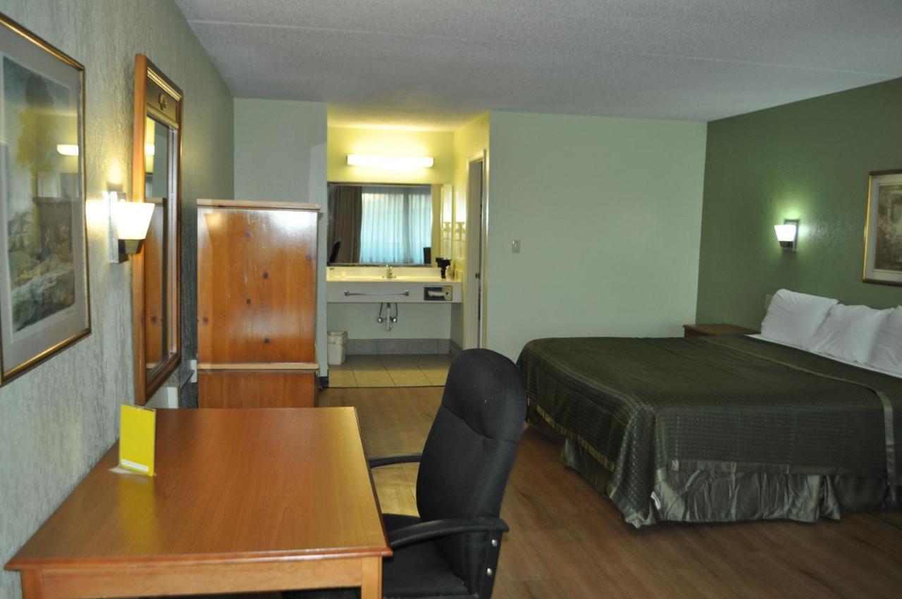 Bestway Inn - Madison Bagian luar foto